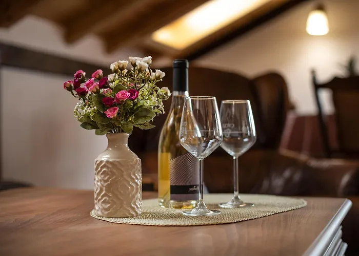 Antique - Free Private Parking