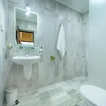 Antique - Free Private Parking Otel