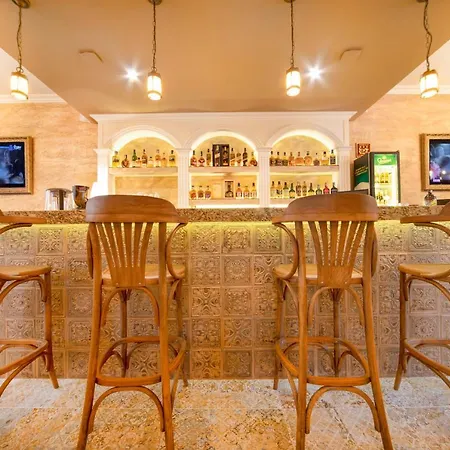 Antique - Free Private Parking 3* Plowdiw