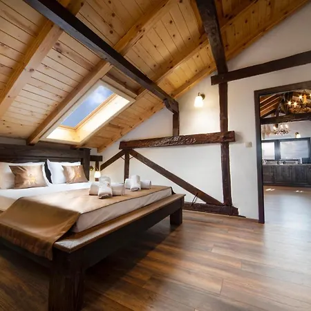 Hotel Antique - Free Private Parking