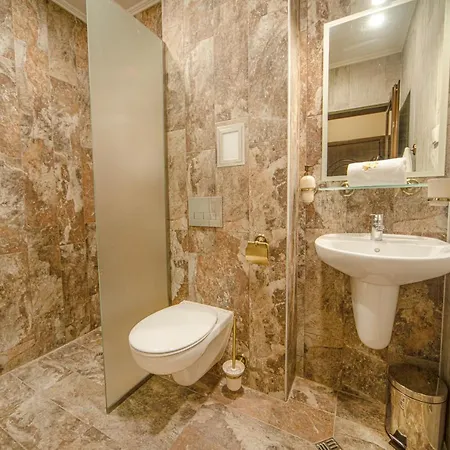 Antique - Free Private Parking Otel