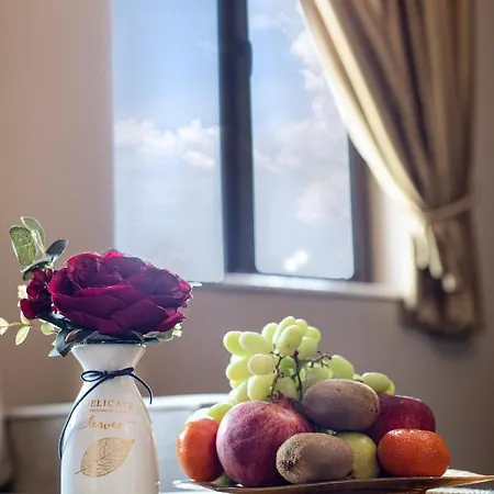 فندق Antique - Free Private Parking 3*