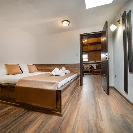 فندق Antique - Free Private Parking 3*