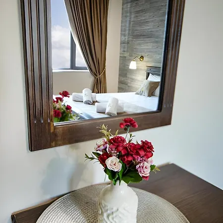Antique - Free Private Parking Hotel 3*