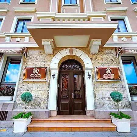 Hotel Antique - Free Private Parking Plovdiv