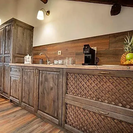 Antique - Free Private Parking Hotel 3*
