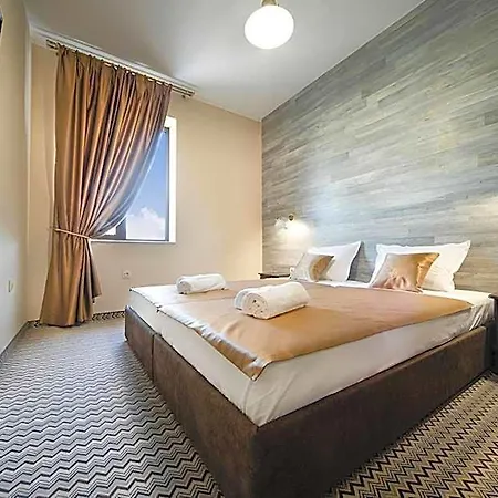 Hotel Antique - Free Private Parking 3*