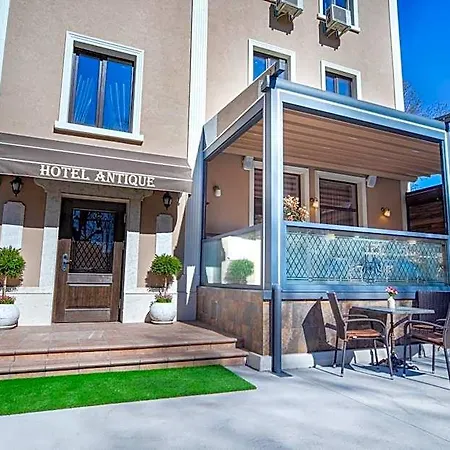 Hotel Antique - Free Private Parking