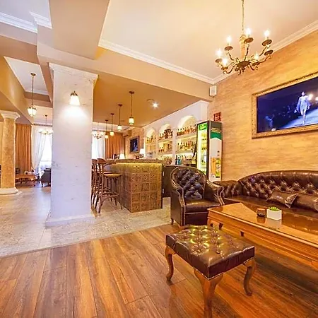 Antique - Free Private Parking Hotel