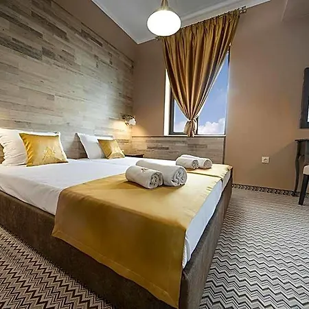 Antique - Free Private Parking Hotel 3*