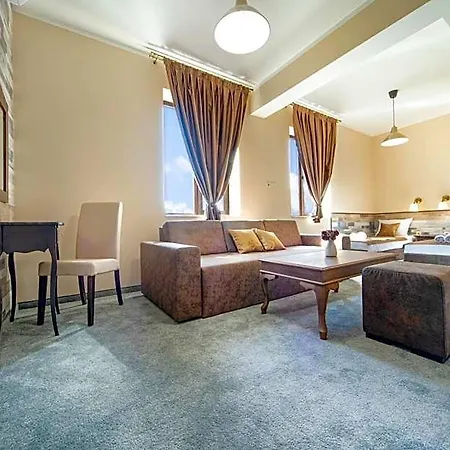 Hotel Antique - Free Private Parking