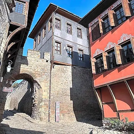 Antique - Free Private Parking Hotel 3*