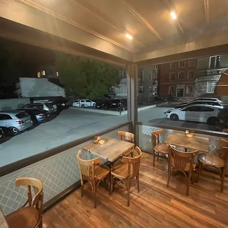 Antique - Free Private Parking Otel 3*