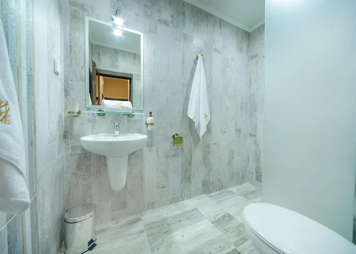 Antique - Free Private Parking Готель