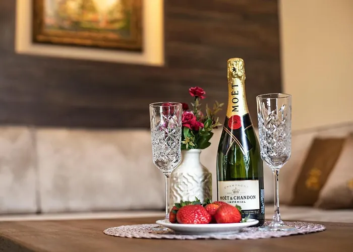 Antique - Free Private Parking Готель Пловдив