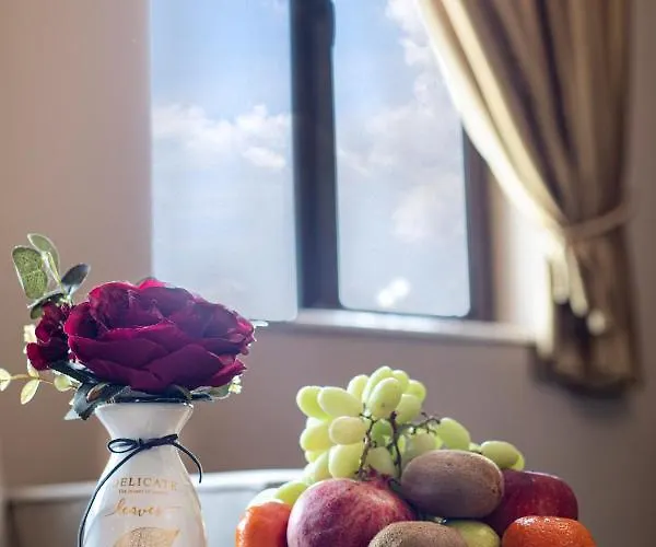 Готель Antique - Free Private Parking 3*