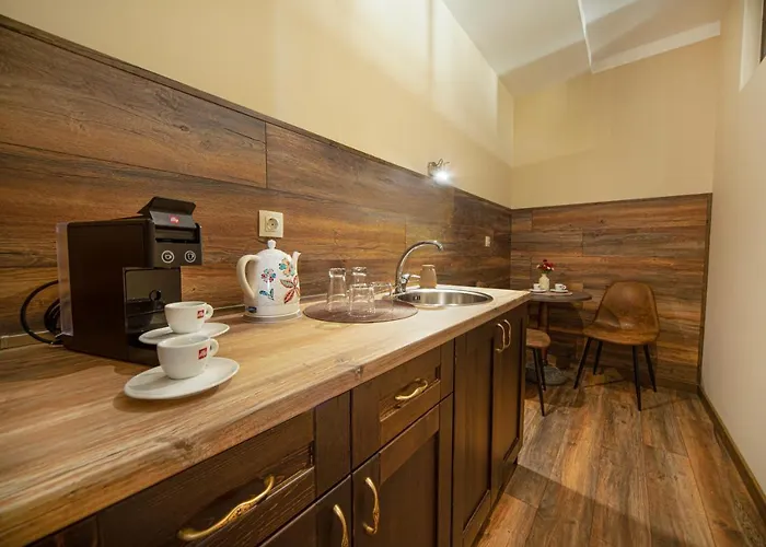 Antique - Free Private Parking Готель 3*