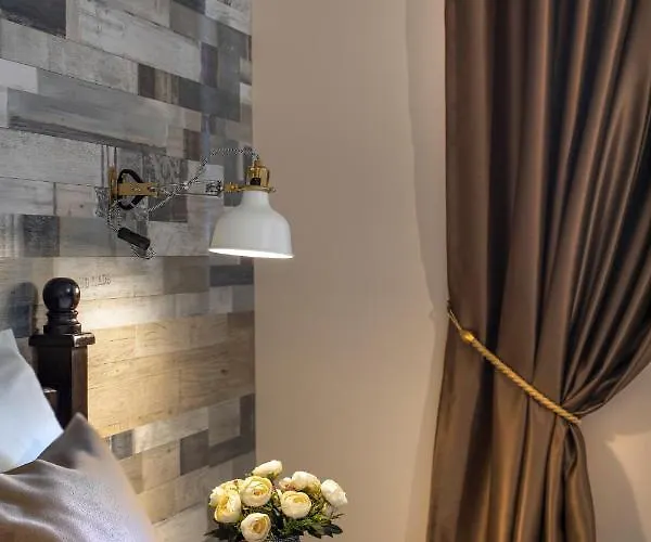 Готель Antique - Free Private Parking