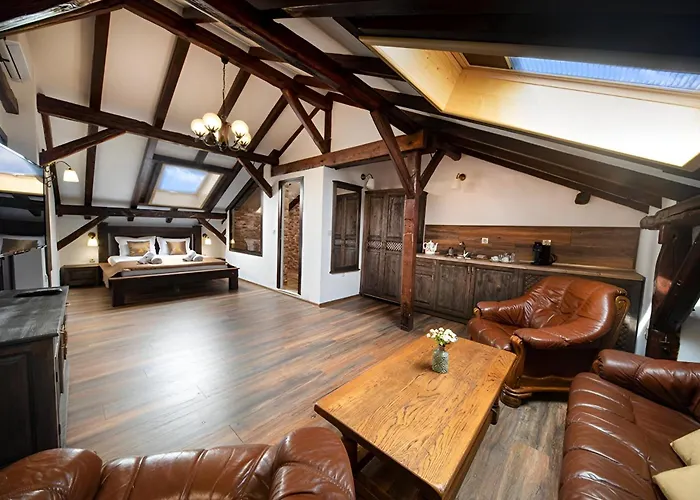 Готель Antique - Free Private Parking 3*